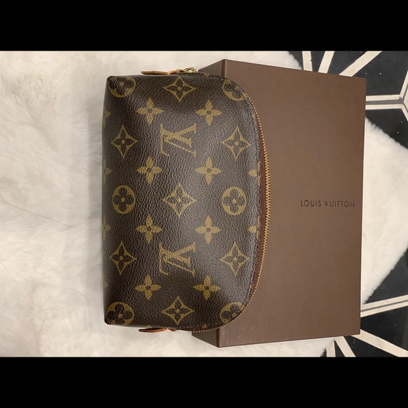 Louis Vuitton Cosmetic Pouch - Picture 4 of 10